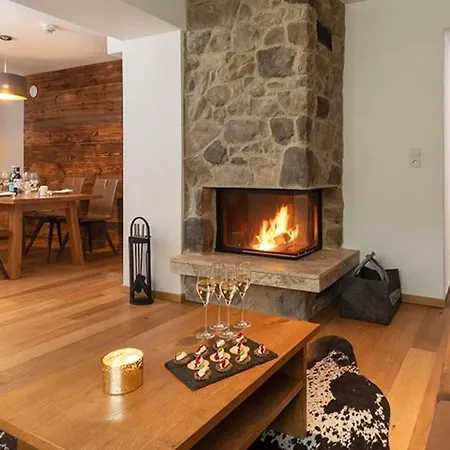 Apartman Charming 3-bedroom Getaway Along Hoppel Trail