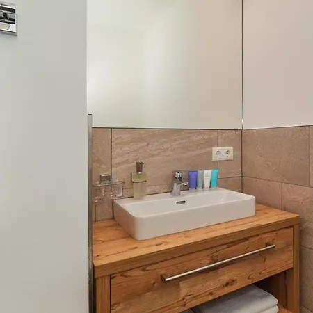 Charming 3-bedroom Getaway Along Hoppel Trail Apartman *