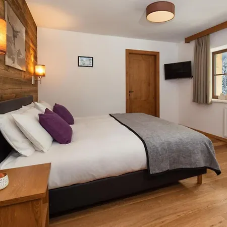 Apartman Charming 3-bedroom Getaway Along Hoppel Trail Sankt Anton am Arlberg